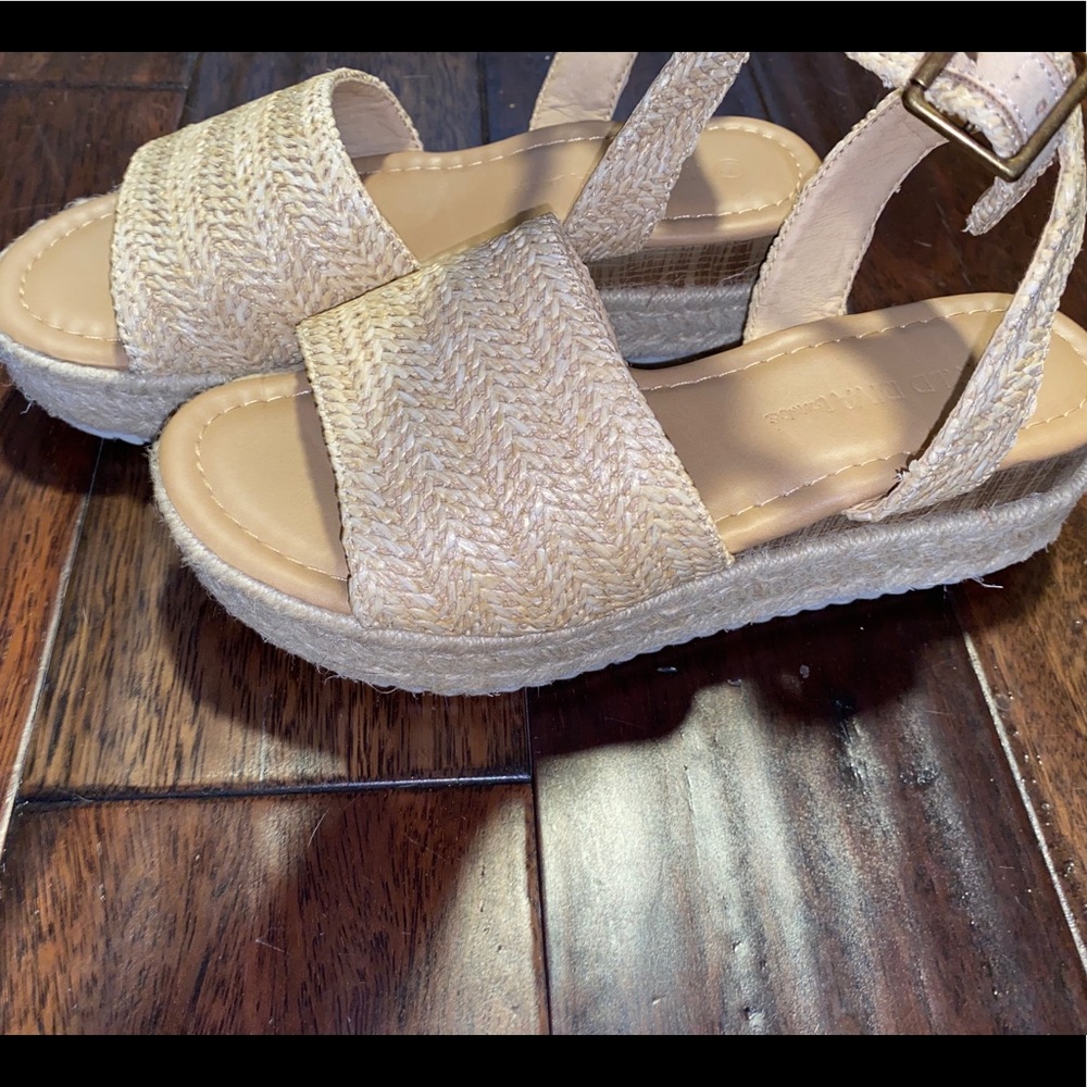 Platform sandals